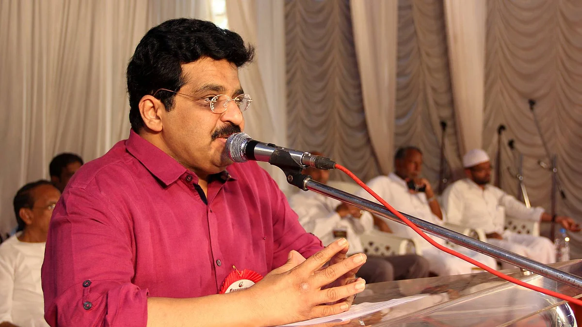 കുറുക്കന് കോഴിയെ ക്ഷണിച്ചപോലെ; ശോഭ സുരേന്ദ്രനെ പരിഹസിച്ച് എം.കെ മുനീര്