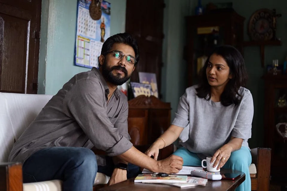 Aarkkariyam Movie Review