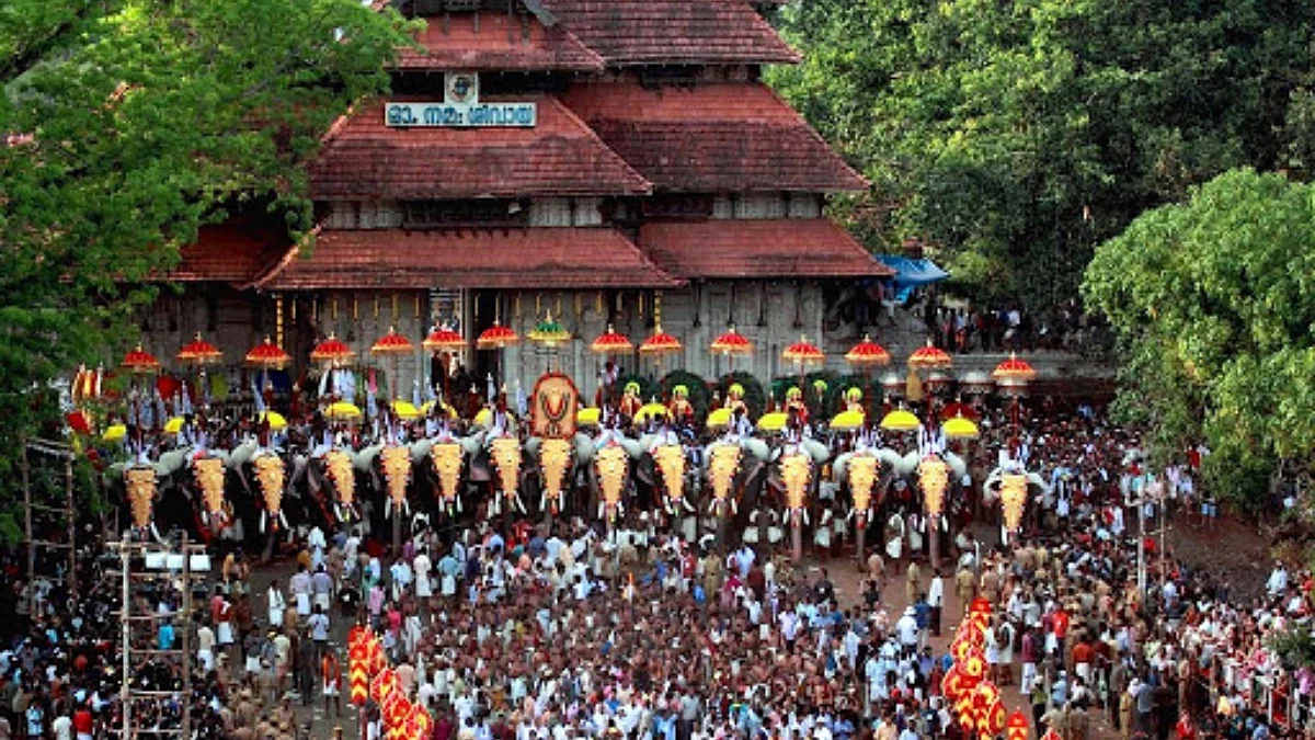 തൃശൂർ പൂരം മാറ്റിവെക്കണമെന്ന് സാഹിത്യ സാംസ്കാരിക പ്രവർത്തകരുടെ സംയുക്ത പ്രസ്താവന