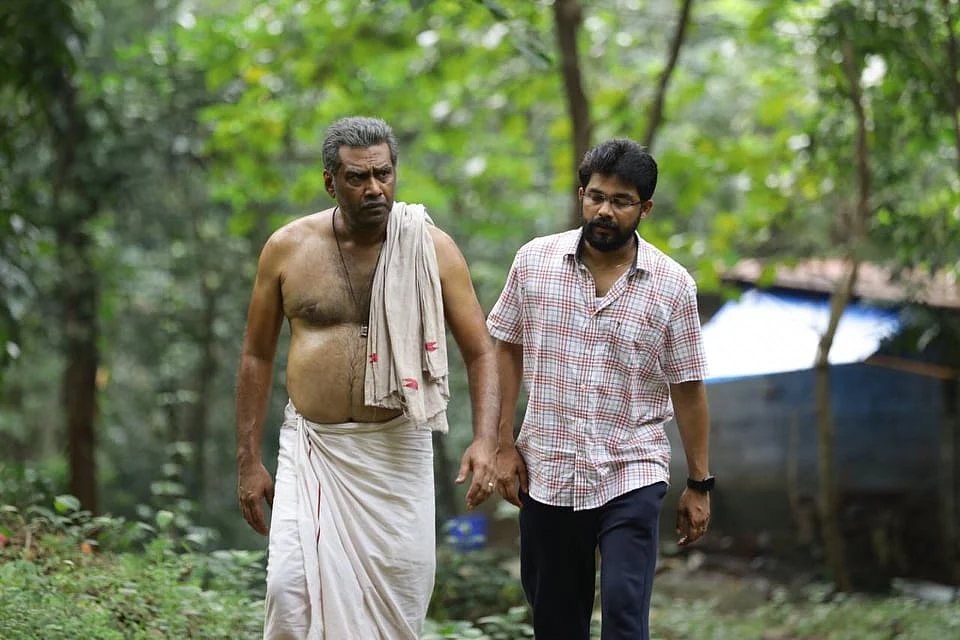 Aarkkariyam Movie Review