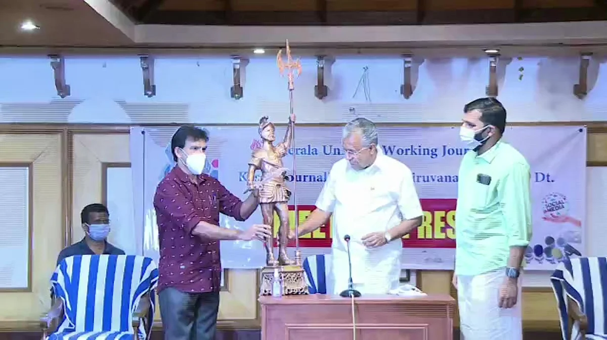 പാലായിലും തൃപ്പുണിത്തുറയിലും കുണ്ടറയിലും അടക്കം പത്തിലേറെ ഇടത്ത് ബിജെപി വോട്ട് കച്ചവടം നടന്നെന്ന് പിണറായി വിജയന്