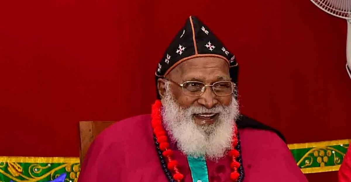 അങ്ങനെയൊരുത്തരം പറയാന് ഈ ലോകത്ത് ആ വലിയ മെത്രാപ്പോലീത്ത മാത്രമേ ഉണ്ടായിരുന്നുള്ളൂ, കെ.ആര് മീര എഴുതിയത്