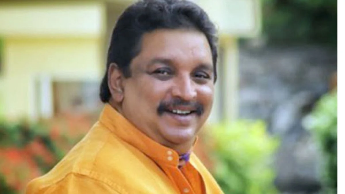 കുഞ്ഞുമോന് വരാന്തയില് തന്നെയല്ലേ, ആദ്യമൊന്ന് അകത്ത് കയറ്; കോവൂര് കുഞ്ഞുമോനോട് ഷിബു ബേബി ജോണ്