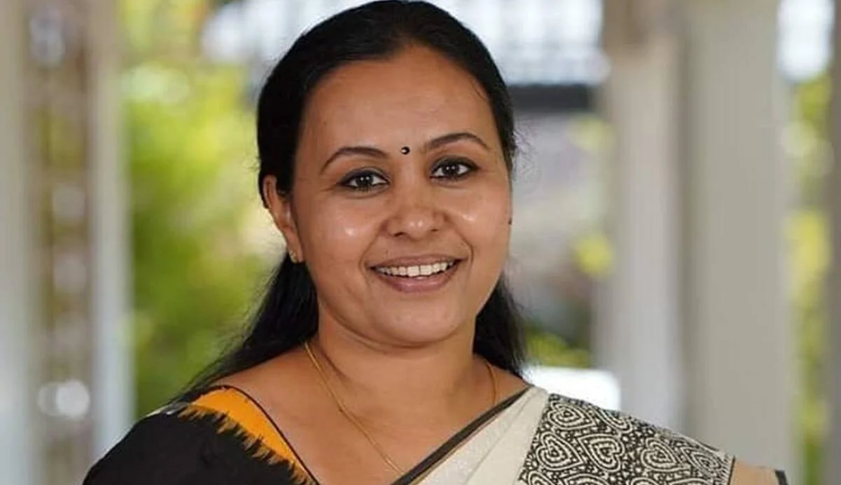 ഞായറാഴ്ച ട്രിപ്പിള് ലോക്ക്ഡൗണിന് സമാനമായ നിയന്ത്രണം; സംസ്ഥാനത്ത് കൊവിഡ് കേസുകള് കൂടുന്നുവെന്ന് ആരോഗ്യമന്ത്രി