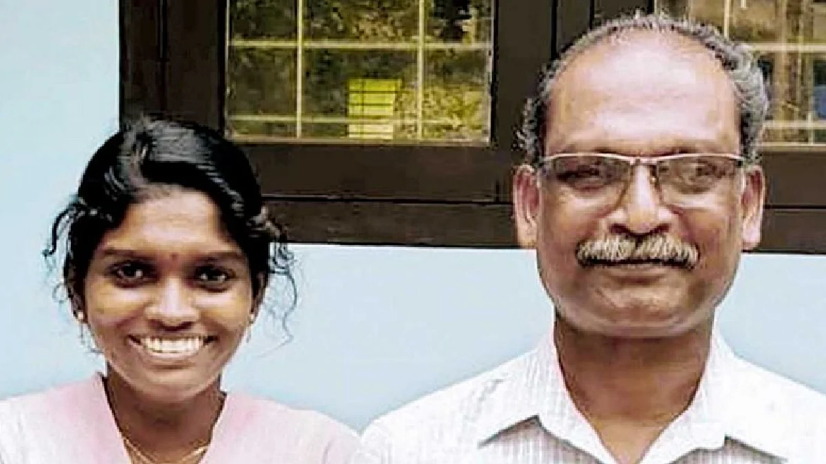 പറഞ്ഞുറപ്പിച്ച ടിക്കറ്റിന് ബംപറടിച്ചിട്ടും വാക്കുമാറാതിരുന്ന സ്മിജ, അപ്രതീക്ഷിത സമ്മാനവുമായി ചന്ദ്രന്