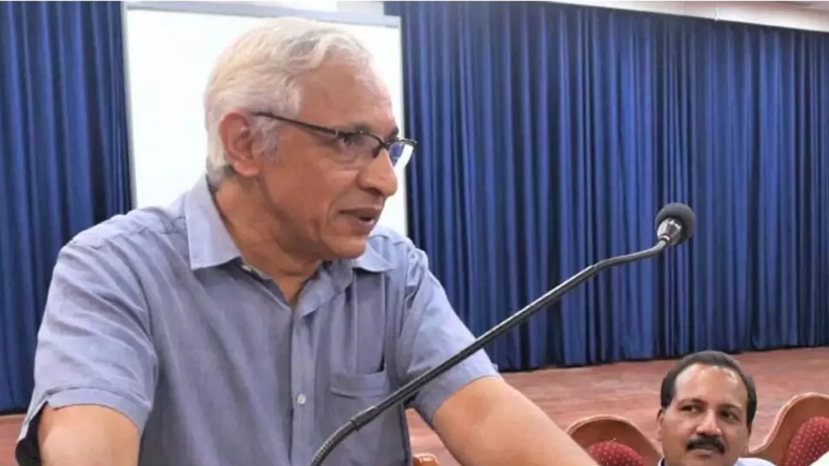 ബിജെപിയെ മനസിലാക്കാന് സവര്ക്കറെയും ഗോള്വാക്കറെയും അറിയണം,പ്രതിഷേധം കനത്താലും സിലബസ് പിന്വലിക്കില്ലെന്ന് കണ്ണൂര് സര്വ്വകലാശാല വിസി