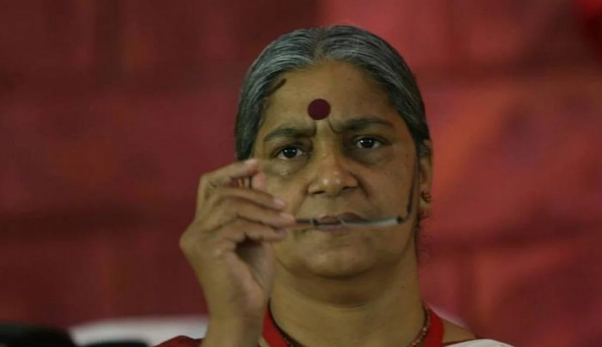 കേരള പൊലീസില് ആര്.എസ്.എസ് ഗ്യാങ്ങ് പ്രവര്ത്തിക്കുന്നതായി സംശയം; രൂക്ഷ വിമര്ശനവുമായി ആനി രാജ