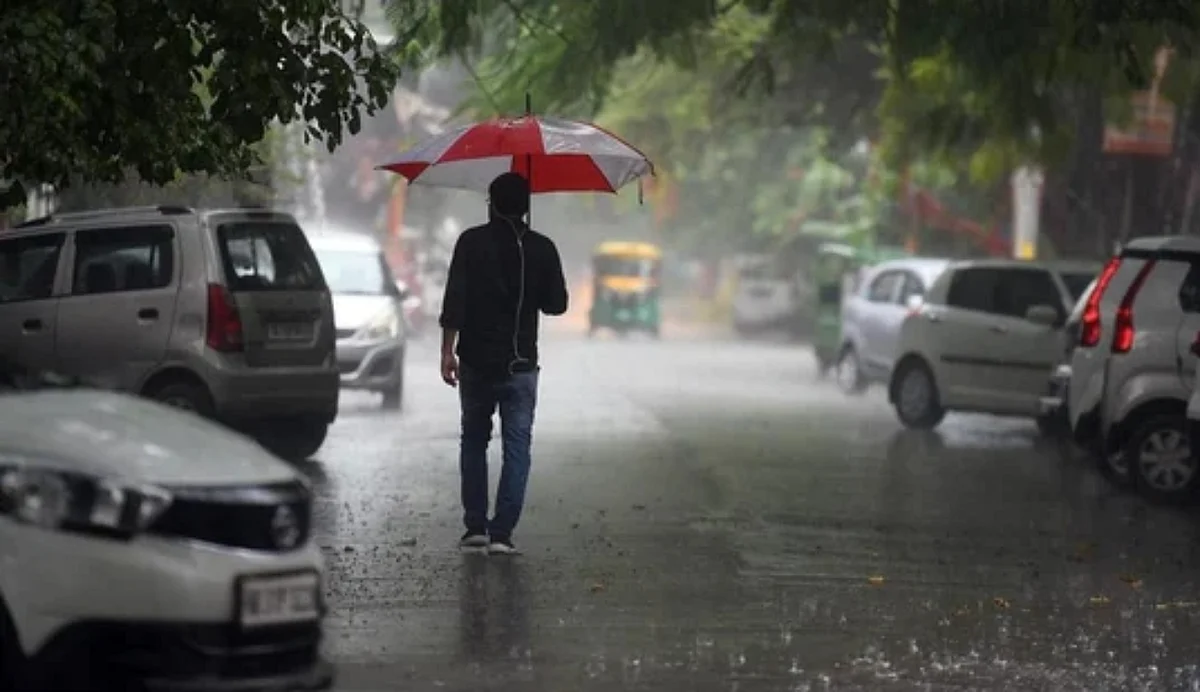 സംസ്ഥാനത്ത് തീവ്രമഴയ്ക്ക് സാധ്യത, മൂന്ന് ജില്ലകളില് റെഡ് അലേര്ട്ട്