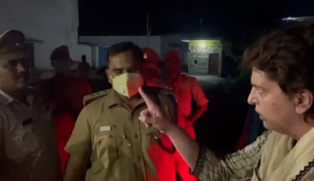 അറസ്റ്റ് ചെയ്യുന്നതിന് മുമ്പ് വാറണ്ട് കാണിക്കൂ; യുപി പൊലീസിനെ വിരട്ടി പ്രിയങ്ക