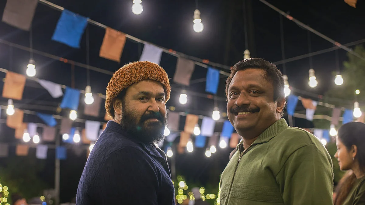 നിമിഷാർദ്ധം കൊണ്ട് മനുഷ്യൻ്റെ ഹൃദയം കൈയ്യേറുന്ന മജീഷ്യൻ, മോഹന്ലാലിനെക്കുറിച്ച് ട്വല്ത് മാന് തിരക്കഥാകൃത്ത്