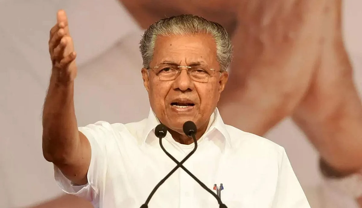 മുന്നാക്ക സമുദായത്തിന് 10 ശതമാനം നല്കുന്നത് തുടരും, സംവരണത്തെ വൈകാരിക പ്രശ്നമാക്കി ഭിന്നിപ്പിക്കാന് ശ്രമമെന്ന് മുഖ്യമന്ത്രി