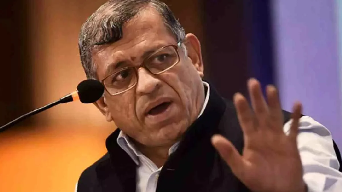 'സമൂഹമാധ്യമങ്ങള് നിരോധിക്കണം', അരാജകത്വം സൃഷ്ടിക്കുന്നുവെന്ന് ആര്.എസ്.എസ് സൈദ്ധാന്തികന് ഗുരുമൂര്ത്തി