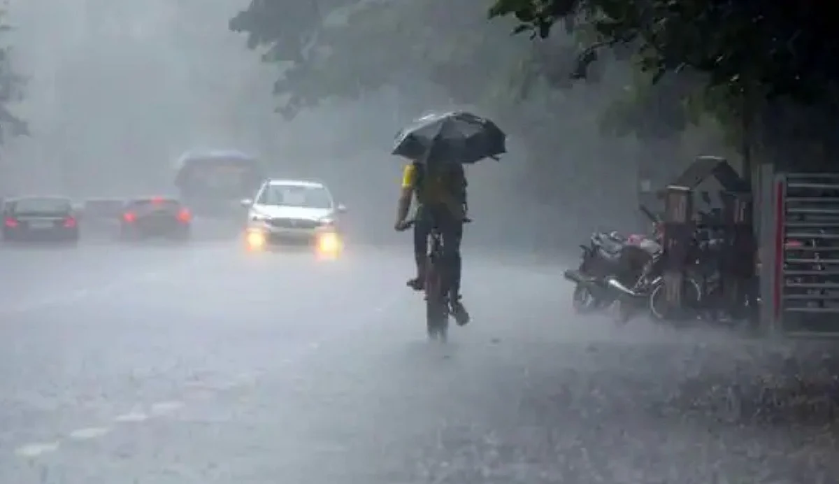 അടുത്ത അഞ്ച് ദിവസം കേരളത്തില് ശക്തമായ മഴയ്ക്കും കാറ്റിനും സാധ്യത; ജാഗ്രതാ മുന്നറിയിപ്പ്