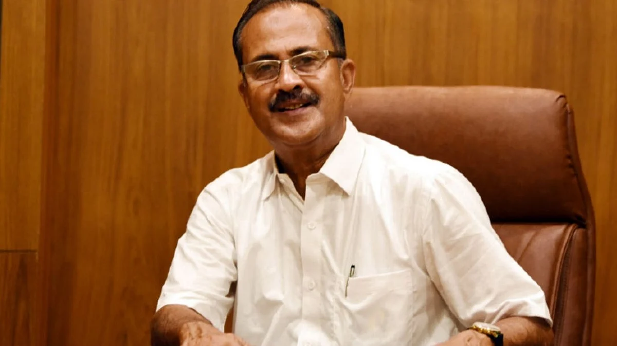 ജെന്ഡര് ന്യൂട്രല് യൂണിഫോമിനെ പിന്തുണക്കുന്ന വനിതാ മന്ത്രിമാര് പാന്റ് ഇട്ട് മന്ത്രിസഭയില് വരട്ടെ: പി.എം.എ സലാം