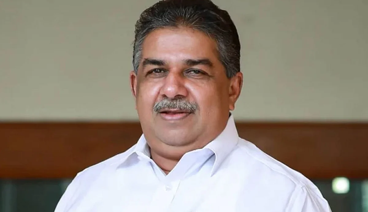 ഫെയ്സ്ബുക്ക് അമ്മാവന്മാരുടെ എന്ന് കേട്ടപ്പോള് മന്ത്രി ഇന്സ്റ്റഗ്രാമിലേക്കെന്ന് കമന്റ്: മറുപടിയുമായി സജി ചെറിയാന്