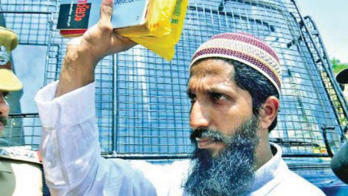 കോഴിക്കോട് ഇരട്ട സ്ഫോടനം: തടിയന്റവിട നസീറിനെയും ഷഫാസിനെയും വെറുതെ വിട്ടു