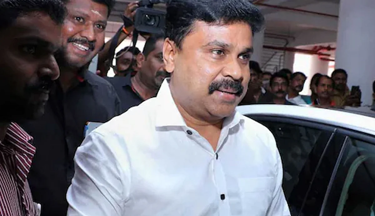 അന്വേഷണ ഉദ്യോഗസ്ഥര്ക്കെതിരെയുള്ള വധ ഭീഷണി: ദിലീപിന്റെ മുന്കൂര് ജാമ്യഹര്ജി പരിഗണിക്കുന്നത് മാറ്റി