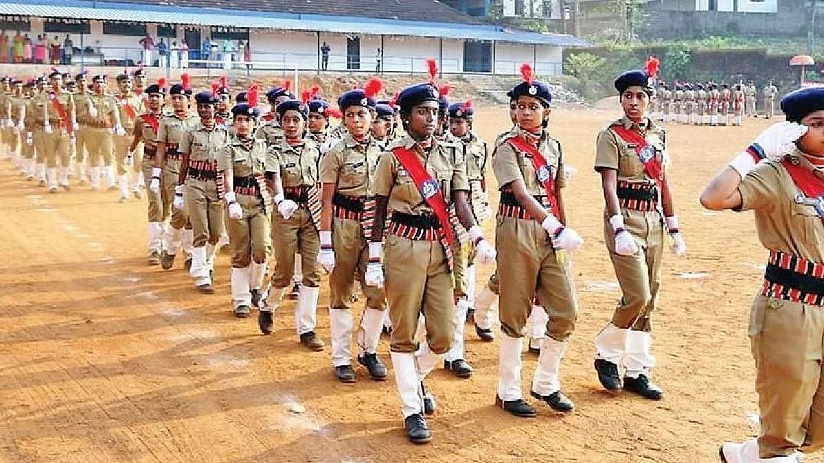 സ്റ്റുഡന്സ് പോലീസിന് ഹിജാബും സ്കാര്ഫും അനുവദിക്കില്ലെന്ന് ആഭ്യന്തരവകുപ്പ്
