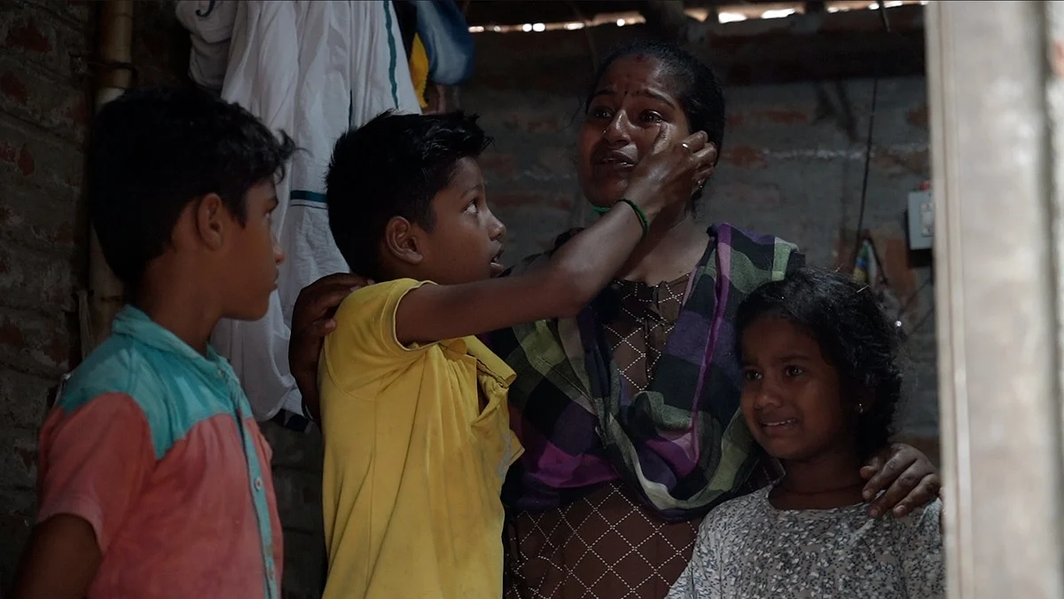 കക്കൂസ്കുഴിക്ക് മുകളിലെ ചക്ലിയ പെണ്ജീവിതം