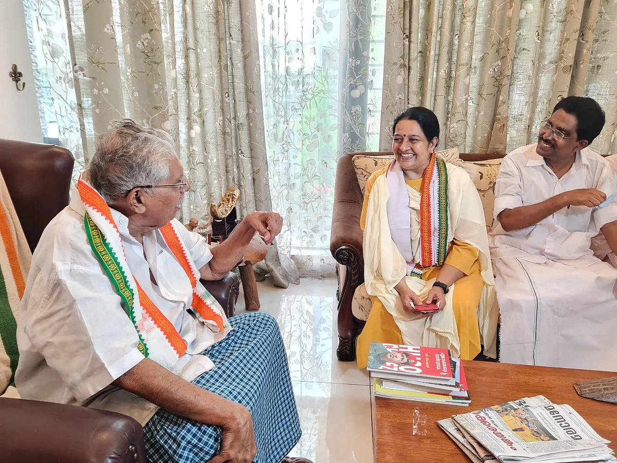ഡെപ്യൂട്ടി കളക്ടറെ സ്ഥലം മാറ്റിയതിനെതിരെ യുഡിഎഫ്, തൃക്കാക്കരയില് നീതിയുക്തമായ തെരഞ്ഞെടുപ്പ് ഉറപ്പാക്കണം
