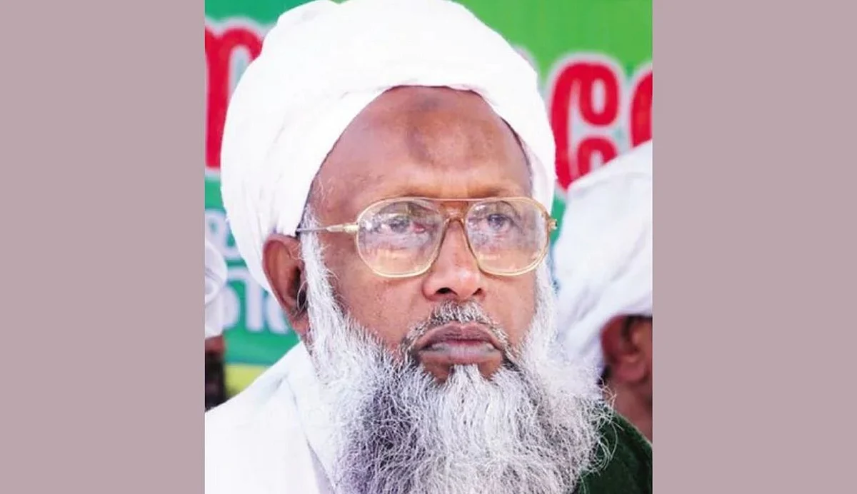 പൊതുവേദിയില് വിദ്യാര്ത്ഥിനിയെ സമസ്ത നേതാവ് അപമാനിച്ച സംഭവം; ബാലാവകാശ കമ്മീഷന് സ്വമേധയാ കേസെടുത്തു