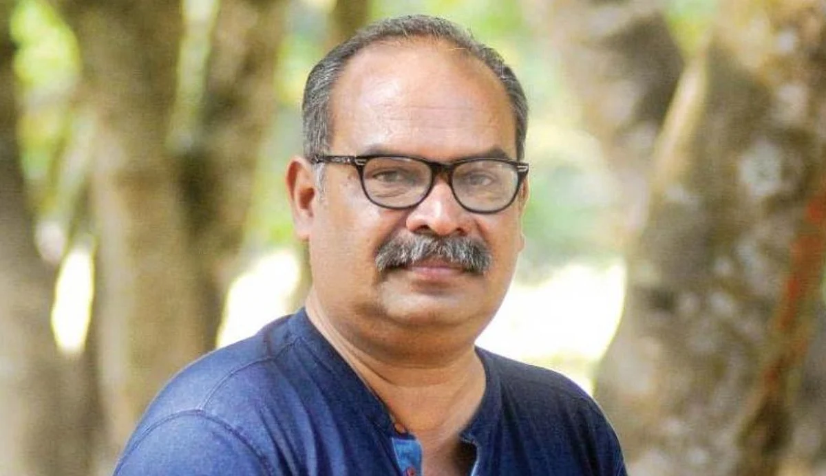 സുരാജിന്റെ ഭാര്യയായിട്ട് അഭിനയിക്കാന് ഡബ്ല്യുസിസിയില് നിന്ന് ആരെയും കിട്ടിയില്ല; പരിഹസിച്ച് അലന്സിയര്