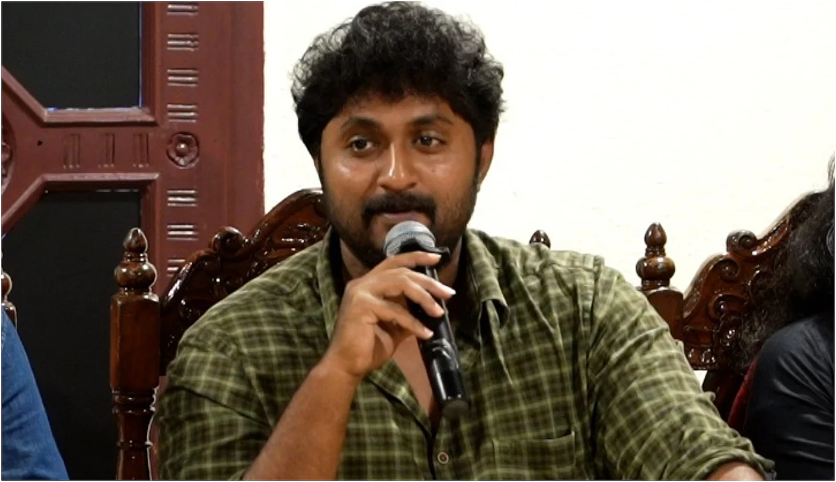 സ്വന്തമായി സിനിമ പുള് ഓഫ് ചെയ്യുന്ന നിലയില് വളരട്ടെ; നടിമാര്ക്ക് അപ്പോള് ഉയര്ന്ന പ്രതിഫലം വാങ്ങിക്കാമെന്ന് ധ്യാന് ശ്രീനിവാസന്