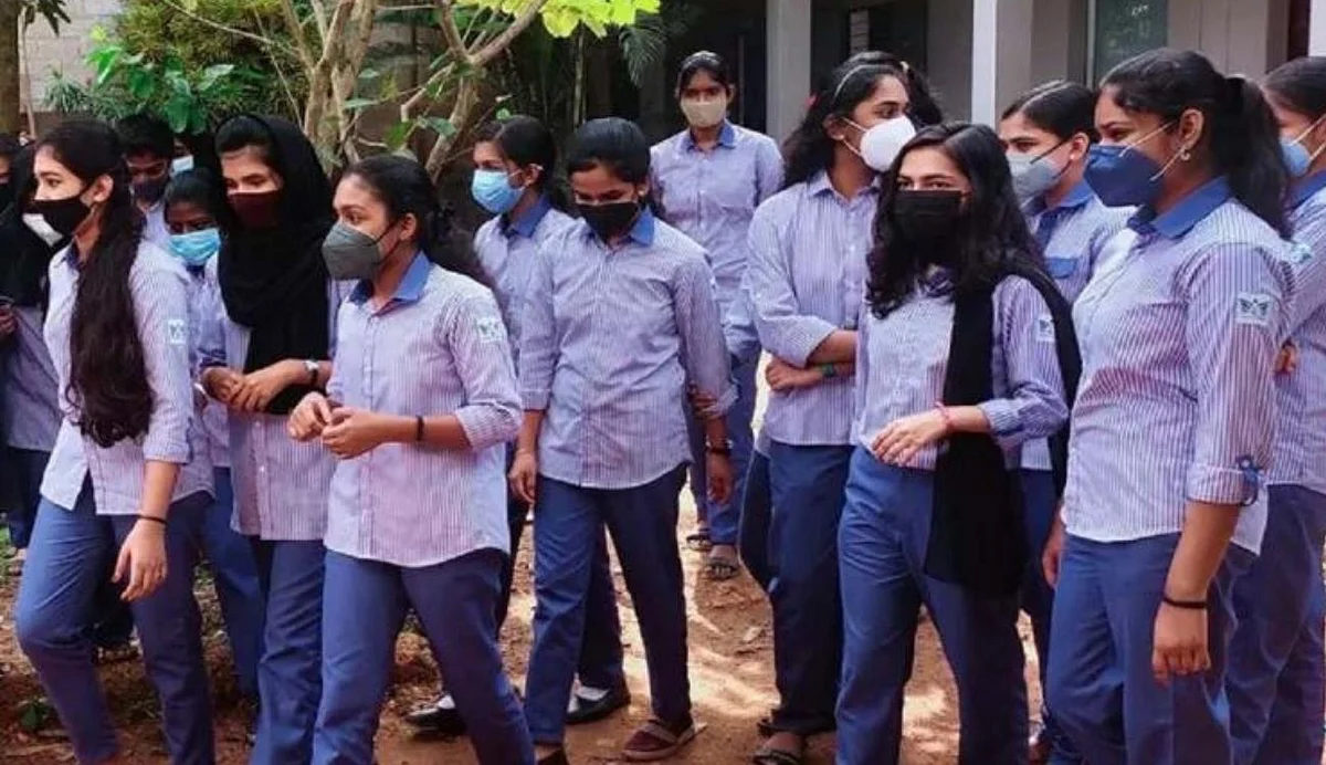 ലിബറല് ആശയങ്ങള് നടപ്പിലാക്കുന്നത് ഫാസിസ്റ്റ് പ്രവണത; ജെന്ഡര് ന്യൂട്രല് യൂണിഫോമിനെതിരെ ലീഗ് നേതൃത്വത്തില് മുസ്ലീം സംഘടനകളുടെ യോഗം