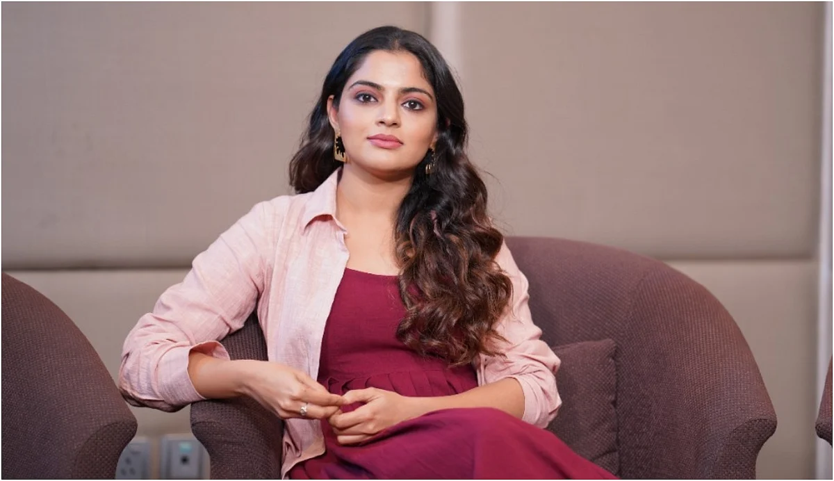 'ചില ആളുകളില് നിന്ന് ചില സമയത്ത് ന്യായമായ വേതനം കിട്ടാറില്ല'; നിഖില വിമല്