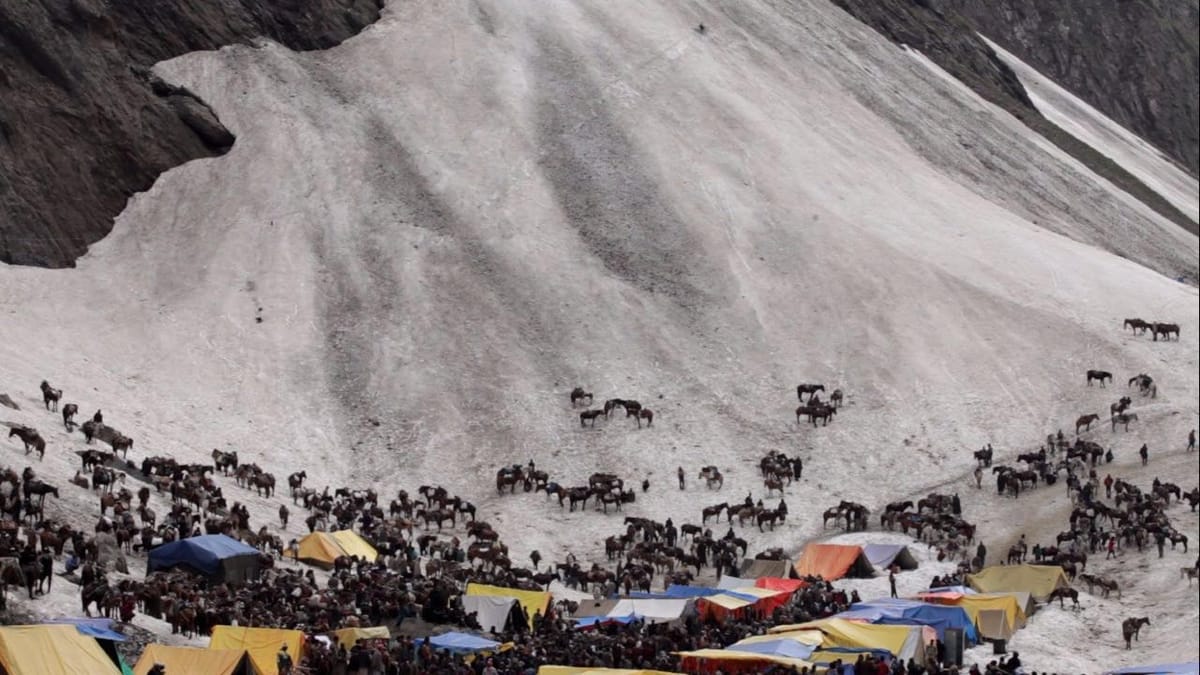 This Summer, Instead of Pilgrims, Send Cleaners to Amarnath Yatra