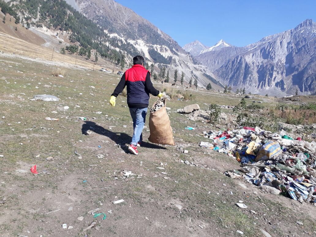 This Summer, Instead of Pilgrims, Send Cleaners to Amarnath Yatra
