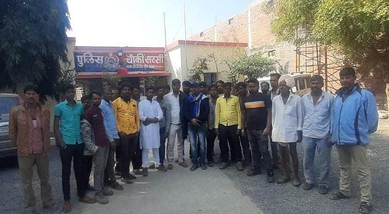 People of the community reached the police station with the victim Dalit youth