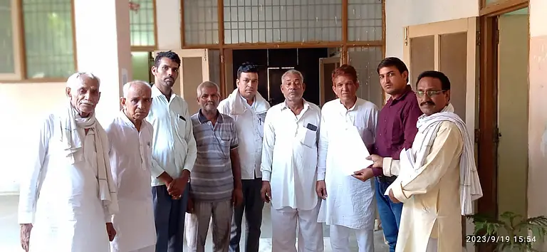 Villagers came to Anupgarh to submit a memorandum to the SDM in protest against taking away the stone plaque from Dr. Bhimrao Ambedkar Bhawan.