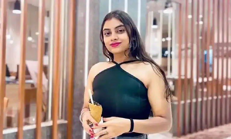 deceased air hostess