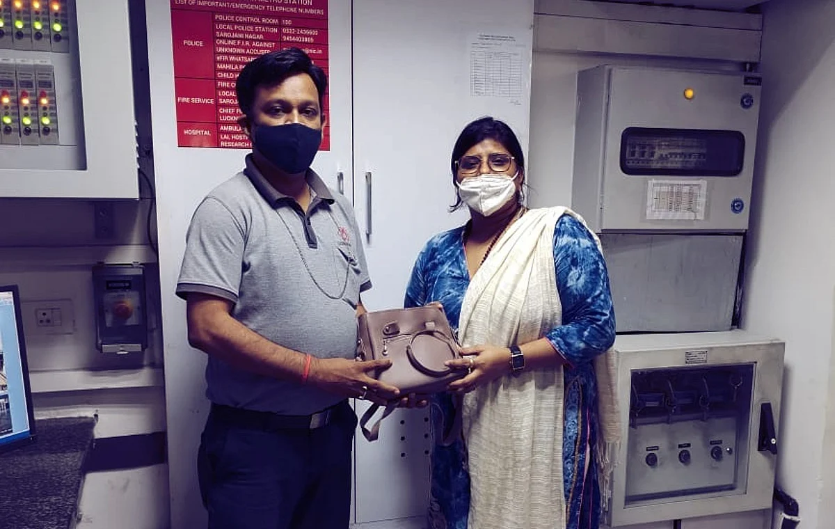Lucknow Metro Sets Honesty Bar, Returns Cash-Golden Bangles Lost By Commuter Six Months Back