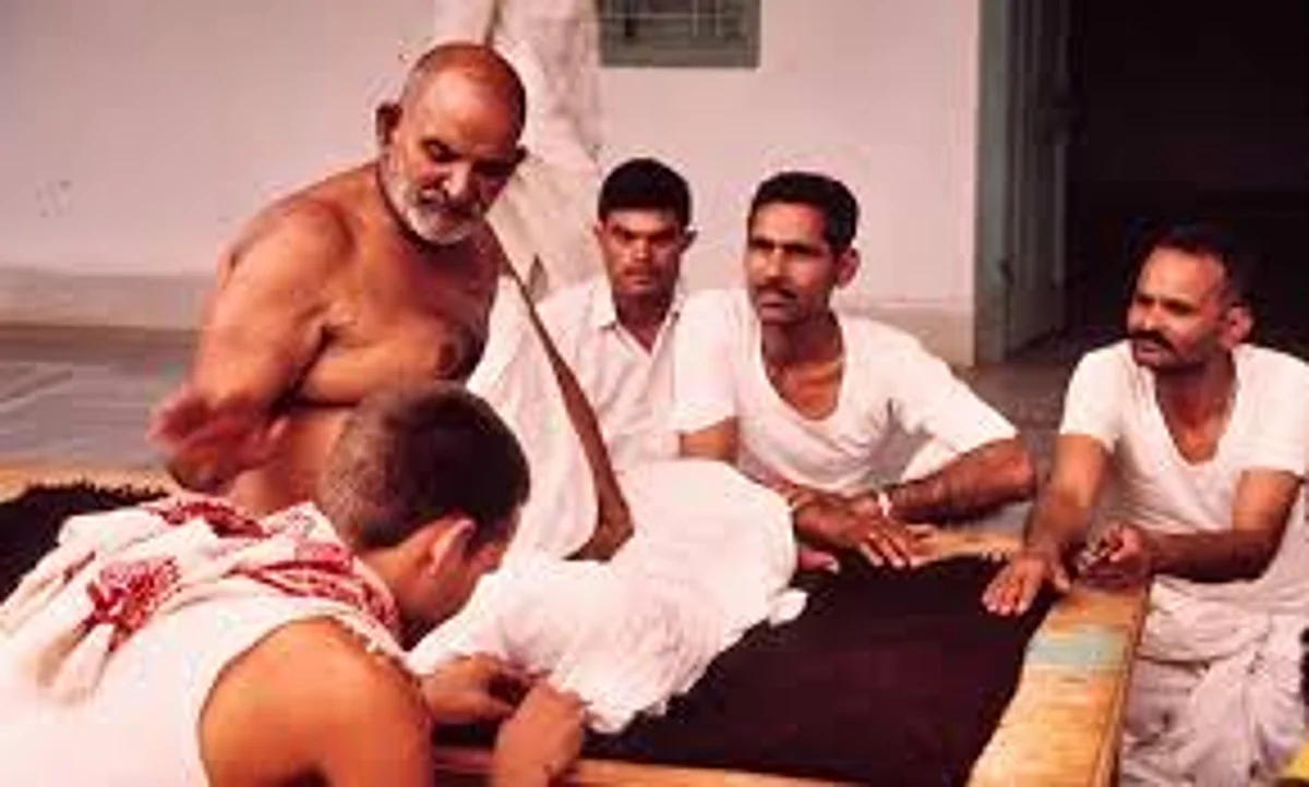 बाबा नीब करोली की अनंत कथाएँ : हर जगह महाराज जी, आगरा में दिखायी सर्वशक्तिमता