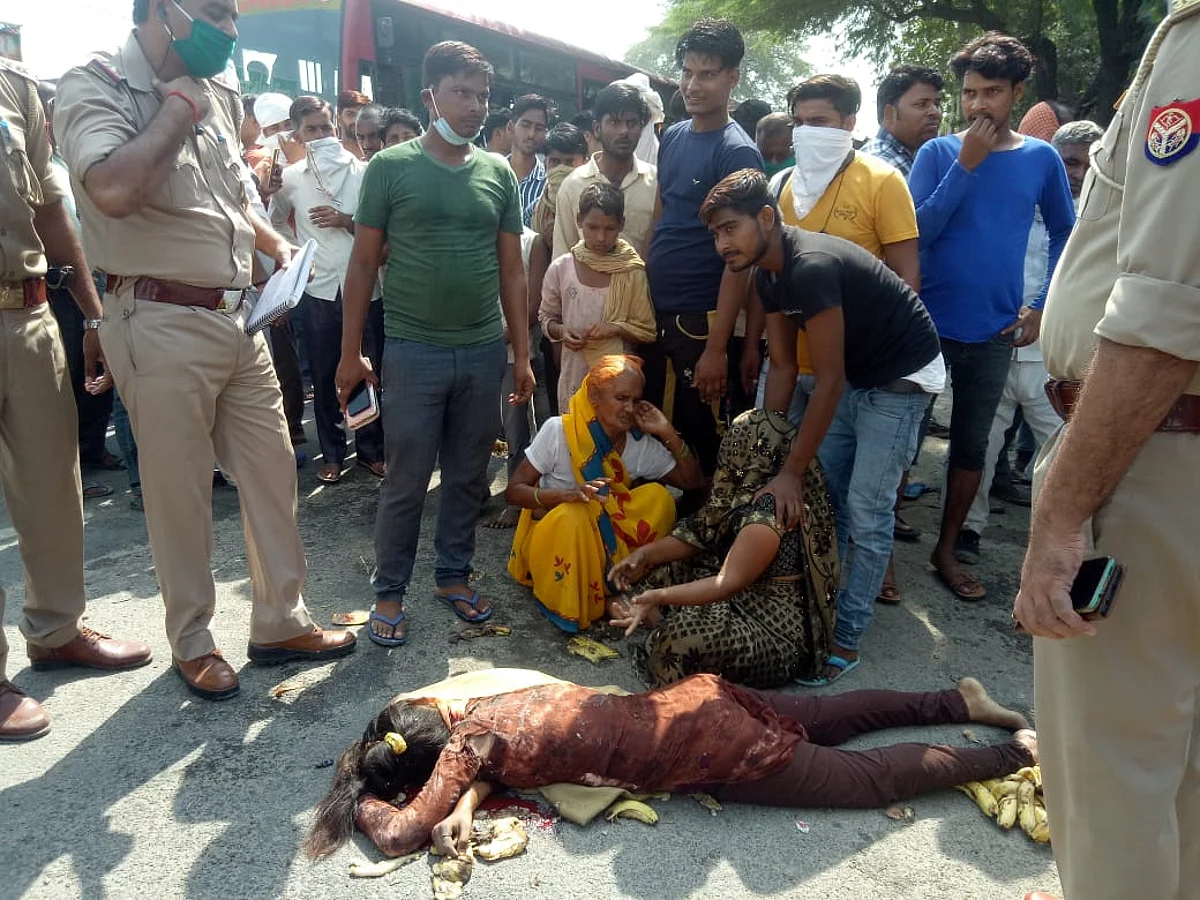 घिरोर में बाजार करने आयी किशोरी को ट्रक ने रौंदा, मौके पर हुई मौत