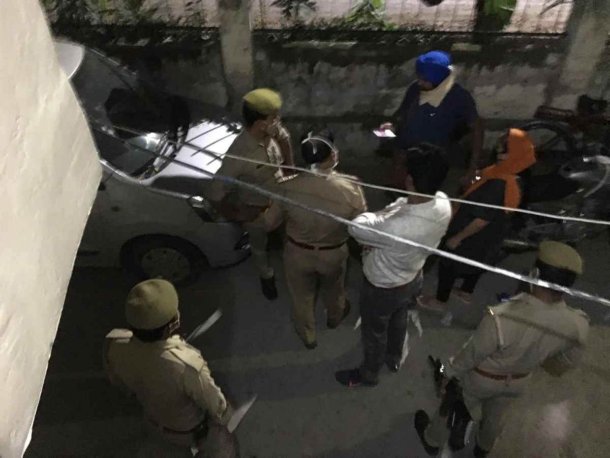 AAP Alleges Midnight Crackdown By UP Police On Its Workers, Leaders