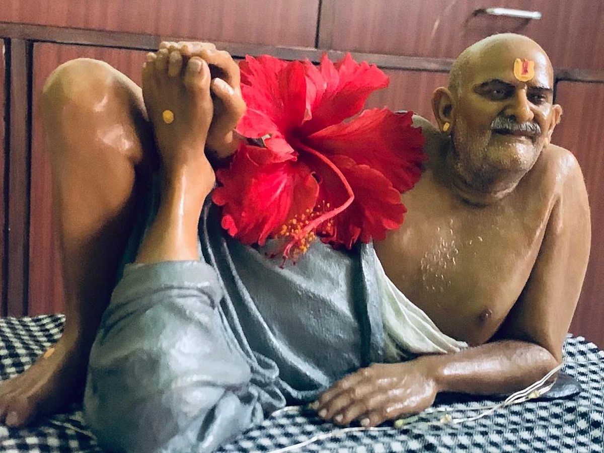 नीब करोली बाबा की अनंत कथाएँ : नजरबाग, लखनऊ के रहीम रिक्शेवाले की पत्नी की तबियत सही करना