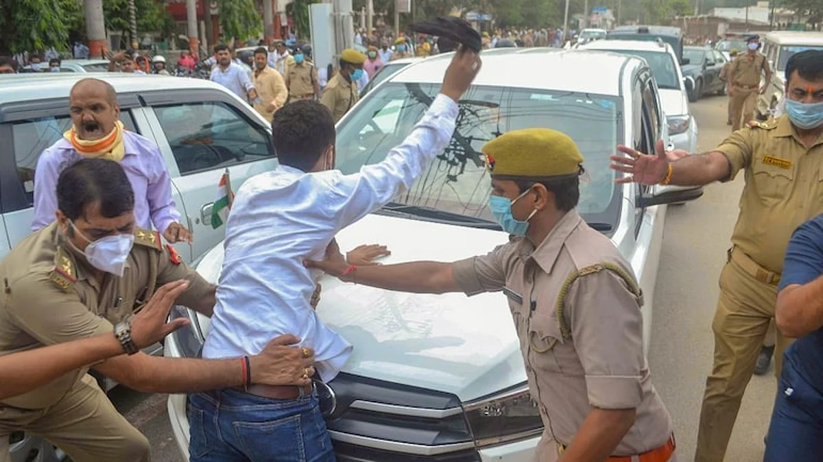 Angered By Hathras Incident, Congressmen Show Black Flags To Smriti Irani In Varanasi