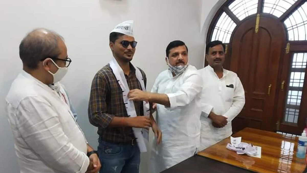 द ग्रेट इंडियन लाफ्टर चैलेंज के बहुचर्चित प्रतिभागी अभय शर्मा ने थामा आम आदमी पार्टी का दामन