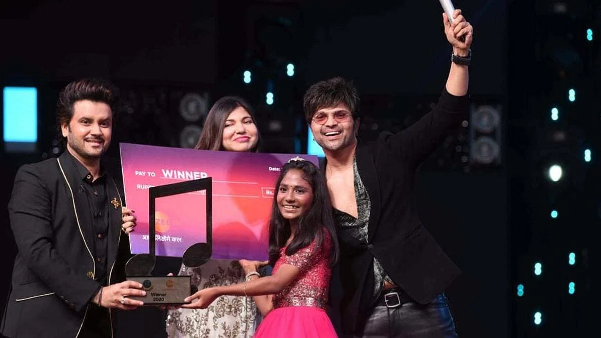 Aryananda Babu Of Kerala Lifts The Saregamapa Little Champs Trophy