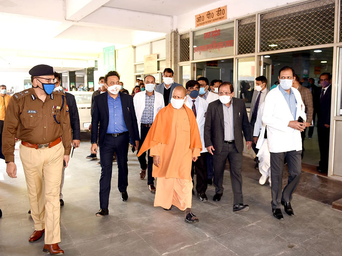 Ahead Of COVID-19 Vaccination, Yogi Adityanath Checks Preparedness At Civil Hospital In Lucknow