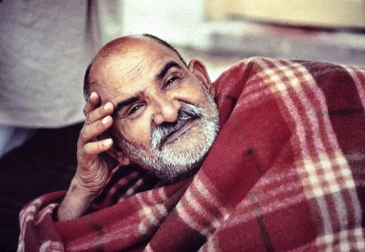 नीब करौरी बाबा की अनंत कथाएँ: महाराज जी मुझसे "कर्म ले रहे थे"