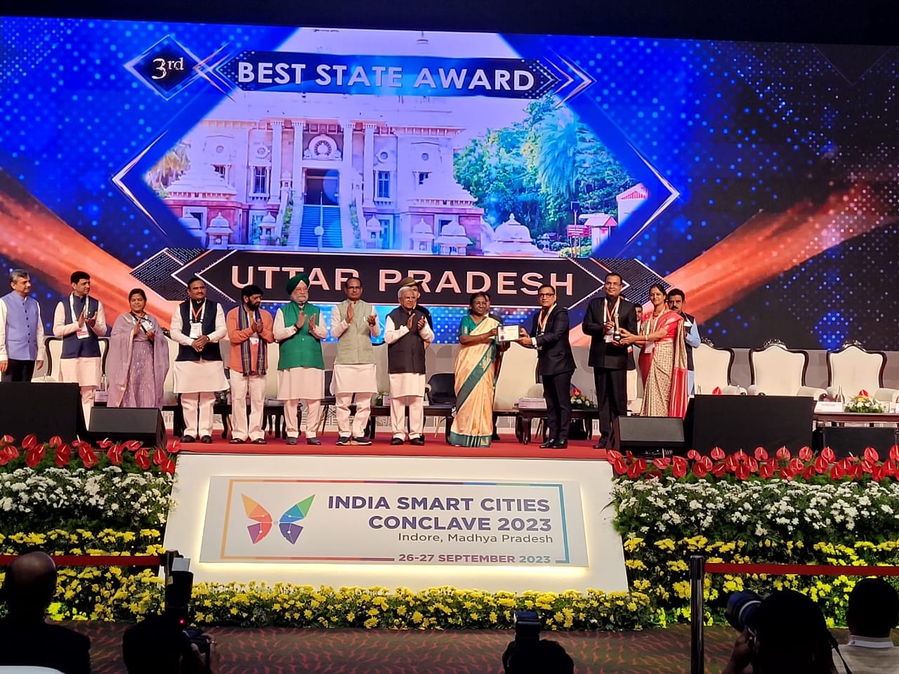up-bags-awards-at-india-smart-city-conclave-agra-named-third-smartest