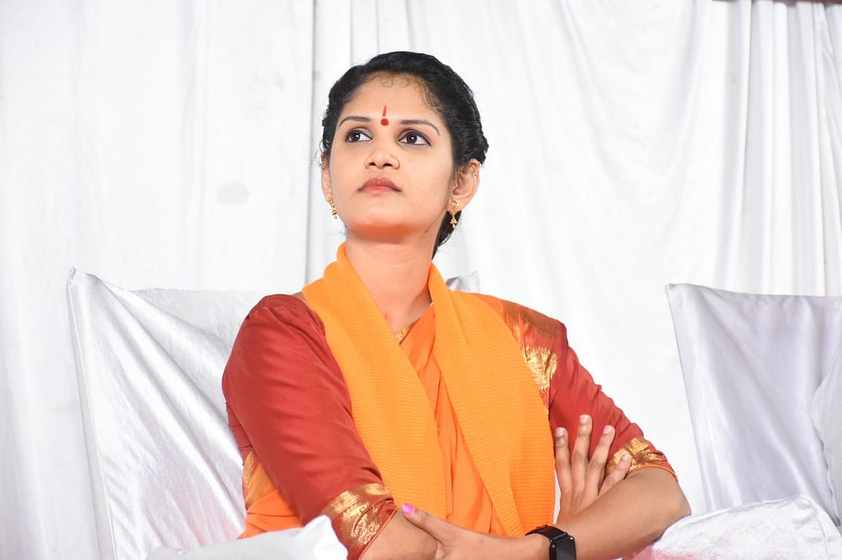 Who is Chaitra Kundapura? Right-winger held for cheating businessman promising BJP ticket - Vimarsana News