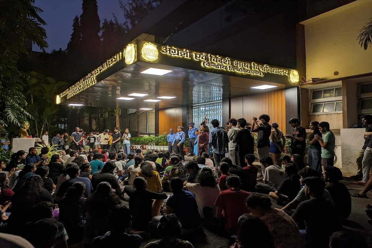 EFLU students protest sexual assault, demand justice - Vimarsana News