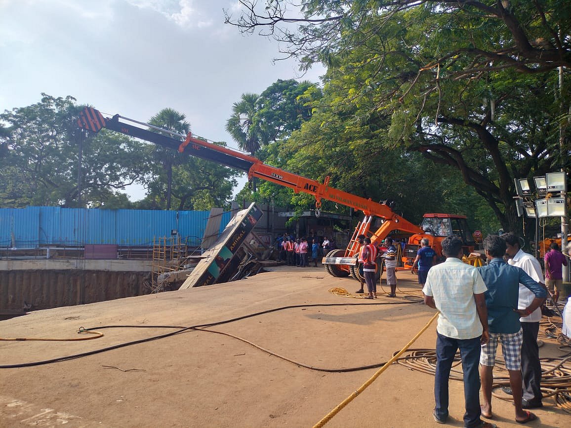 No trace of three workers who fell into 60-ft trench in Chennai's Velachery even after three days - Vimarsana News