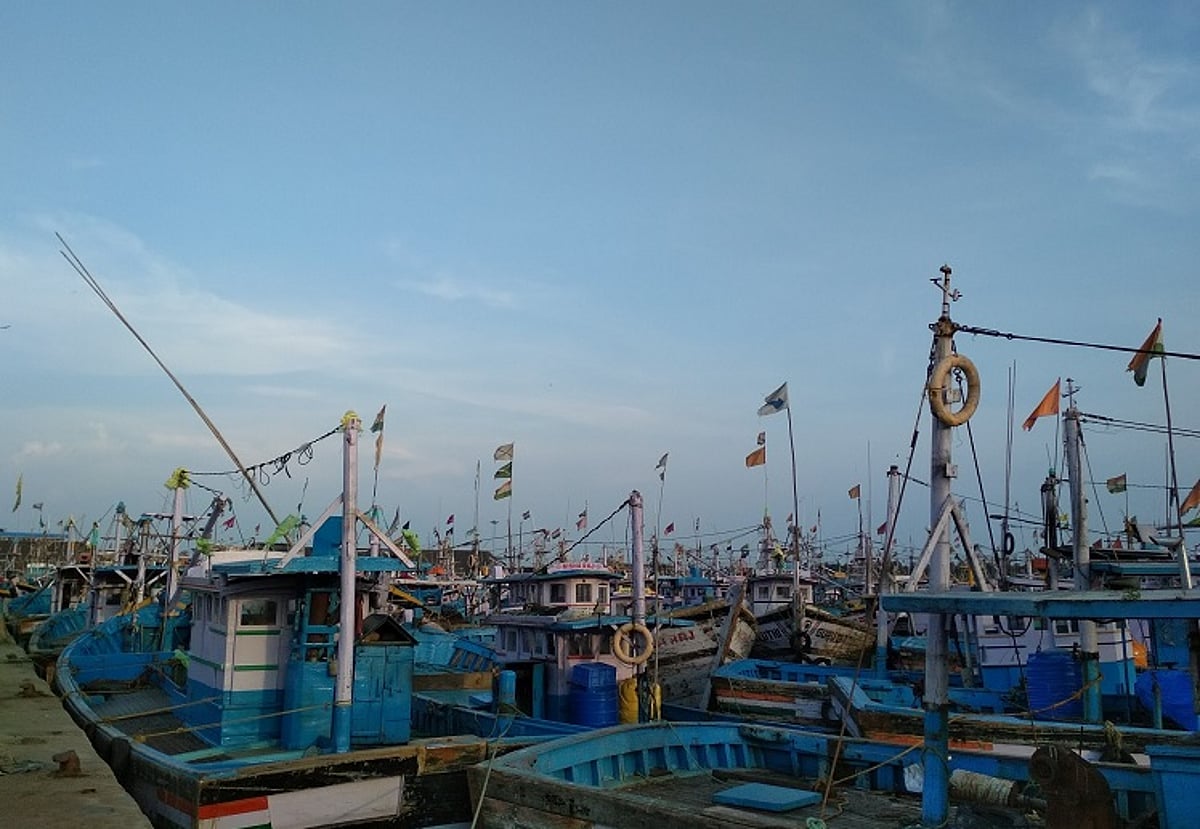 As lockdown rules prove impractical, fishers shut harbours in Kerala