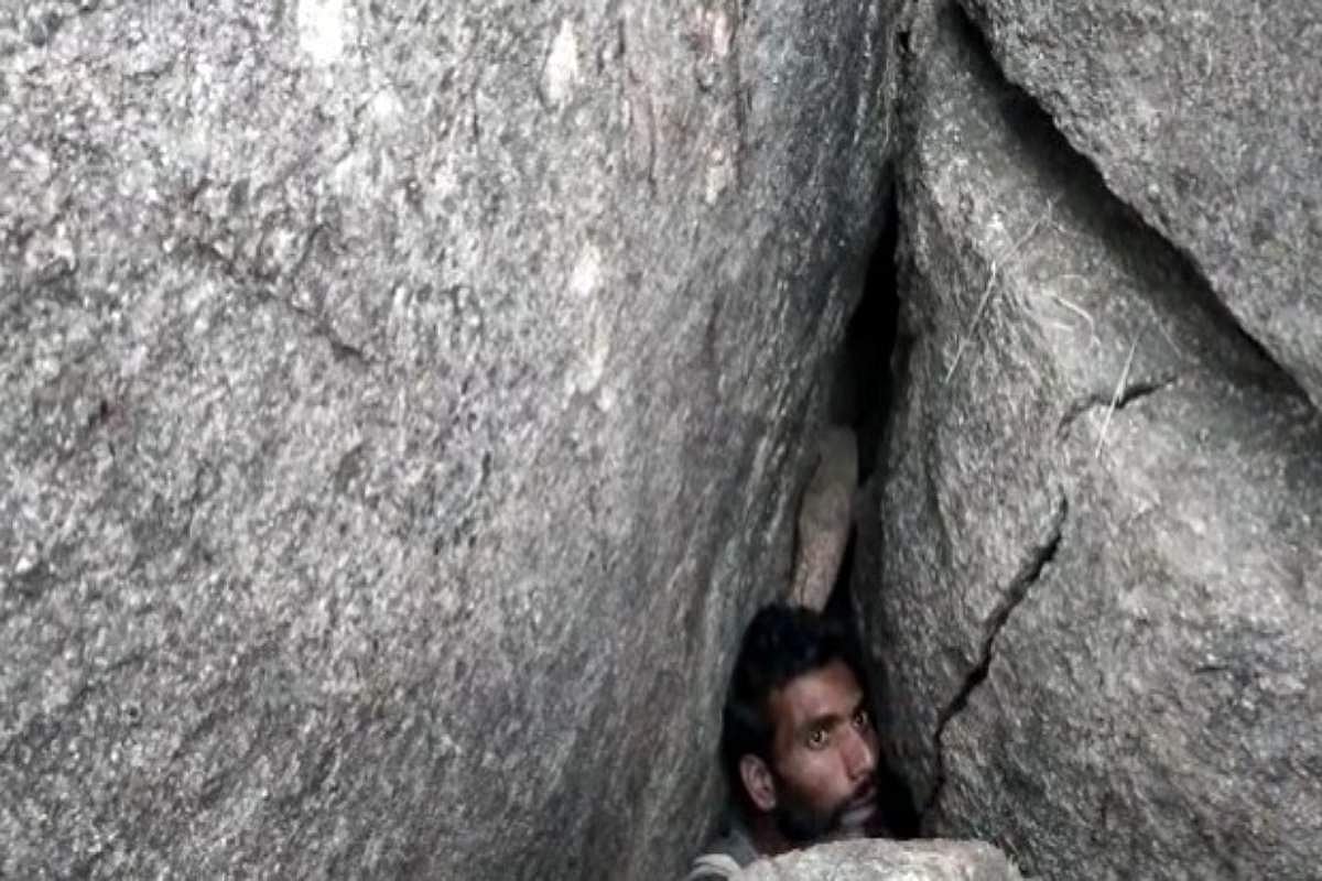 Telangana: Man stuck between rocks for 42 hrs rescued